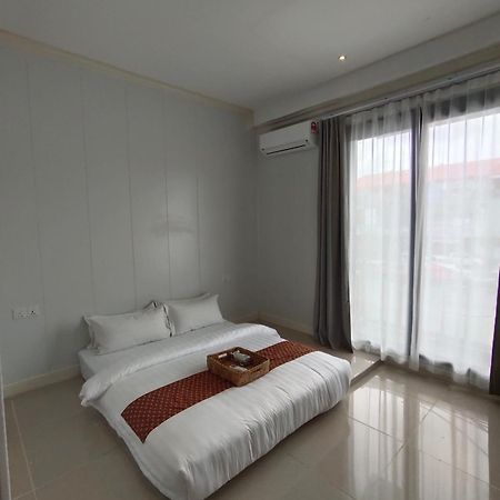 Casa Casa Hotel Semporna Eksteriør billede